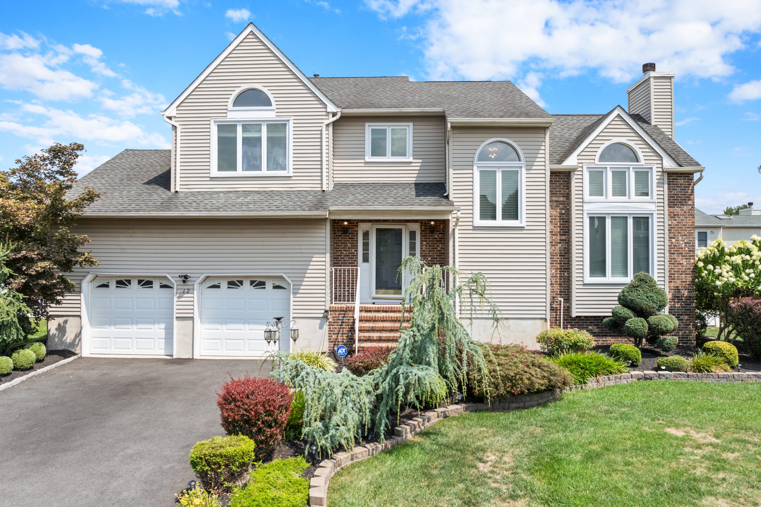 Homes for Sale in Hillsborough, NJ | RE/MAX InStyle Realty